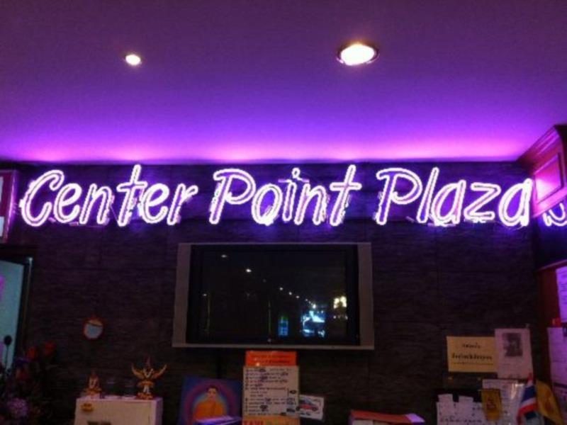 Center Point Plaza Vandrehjem Bangkok Eksteriør billede